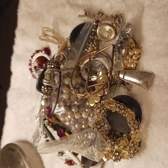 DIY Mystery Jewelry Box Lot  Box #4 B2 0095  20 oz - Picture 4 of 5